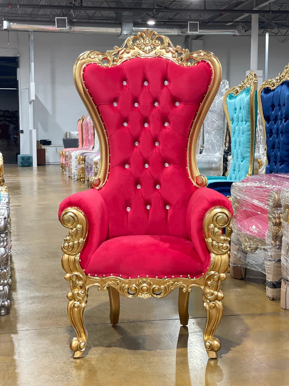 Red velvet store throne chair