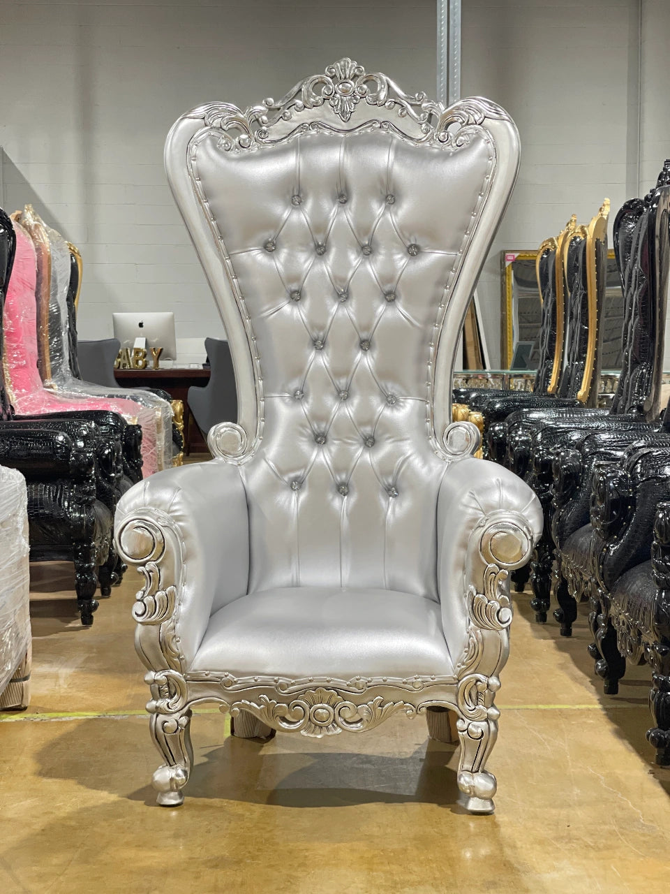 Thrones chairs for online sale